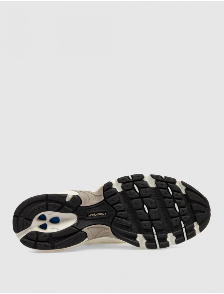 ZAPATILLA NEW BALANCE U530 BEIG