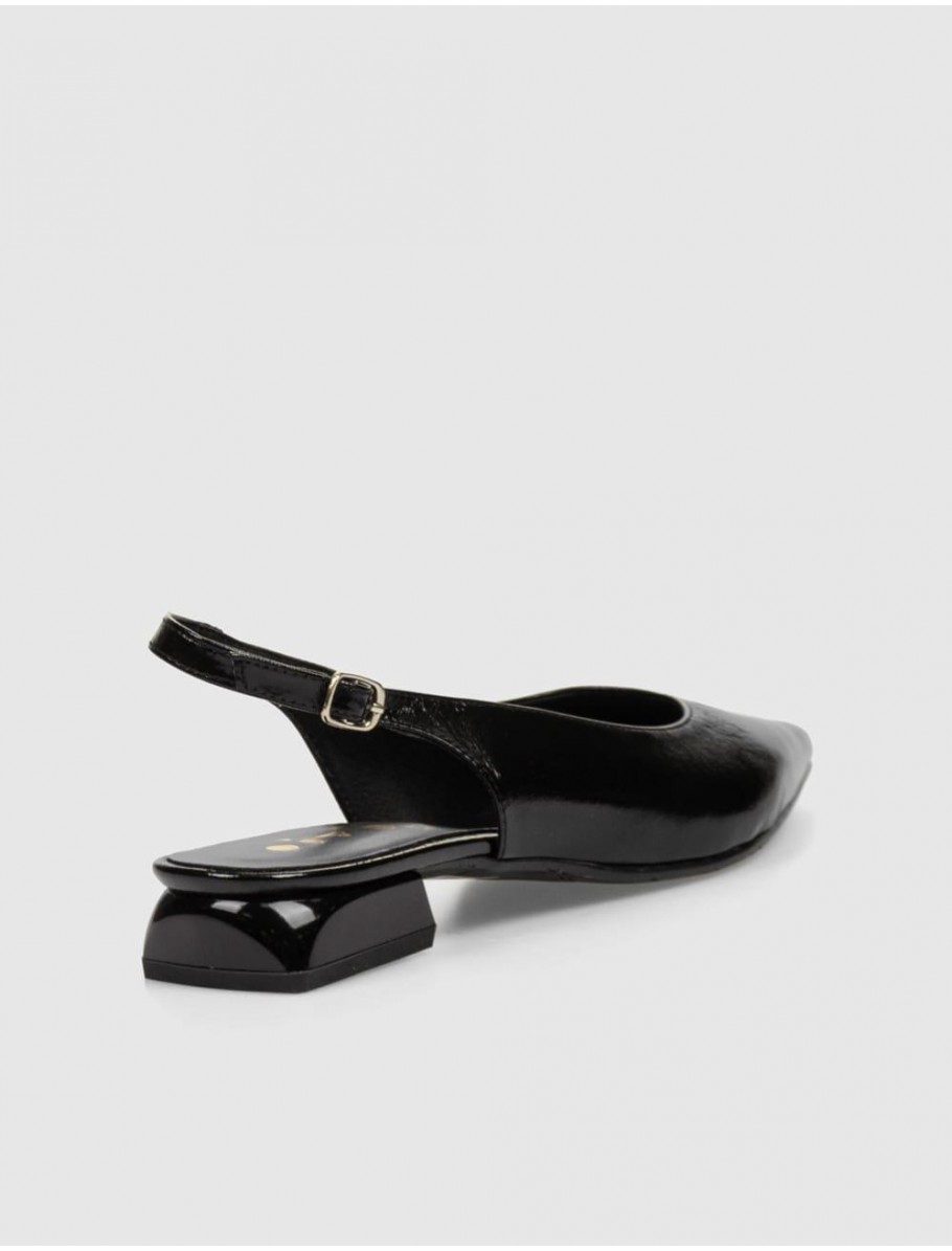 SALoN OBVIO TIERRA NEGRO