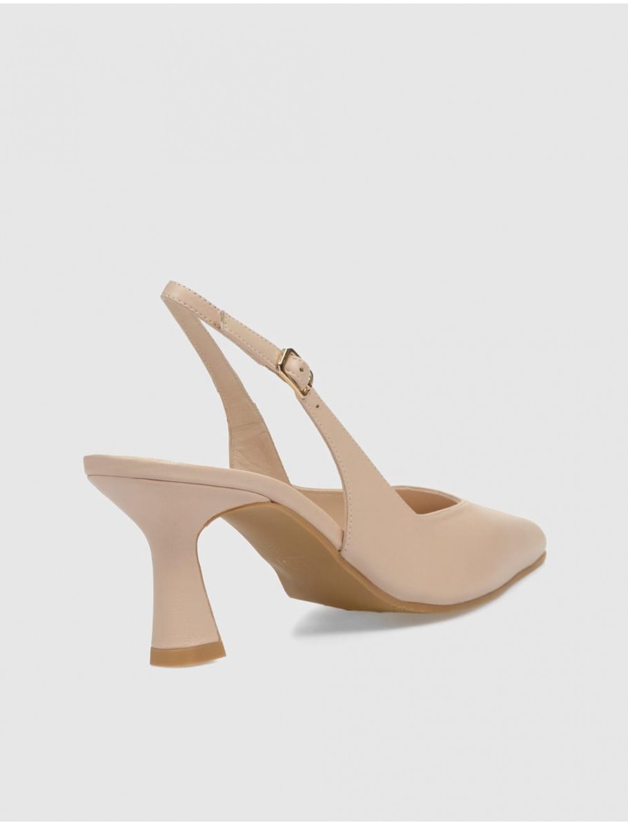 SALoN LODI GELINES NUDE