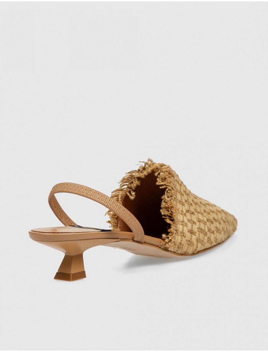 MULe ANGEL ALARCON 25058 CaMEL