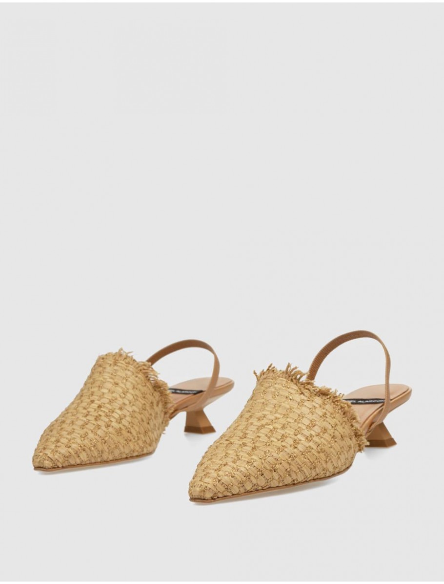 MULe ANGEL ALARCON 25058 CaMEL