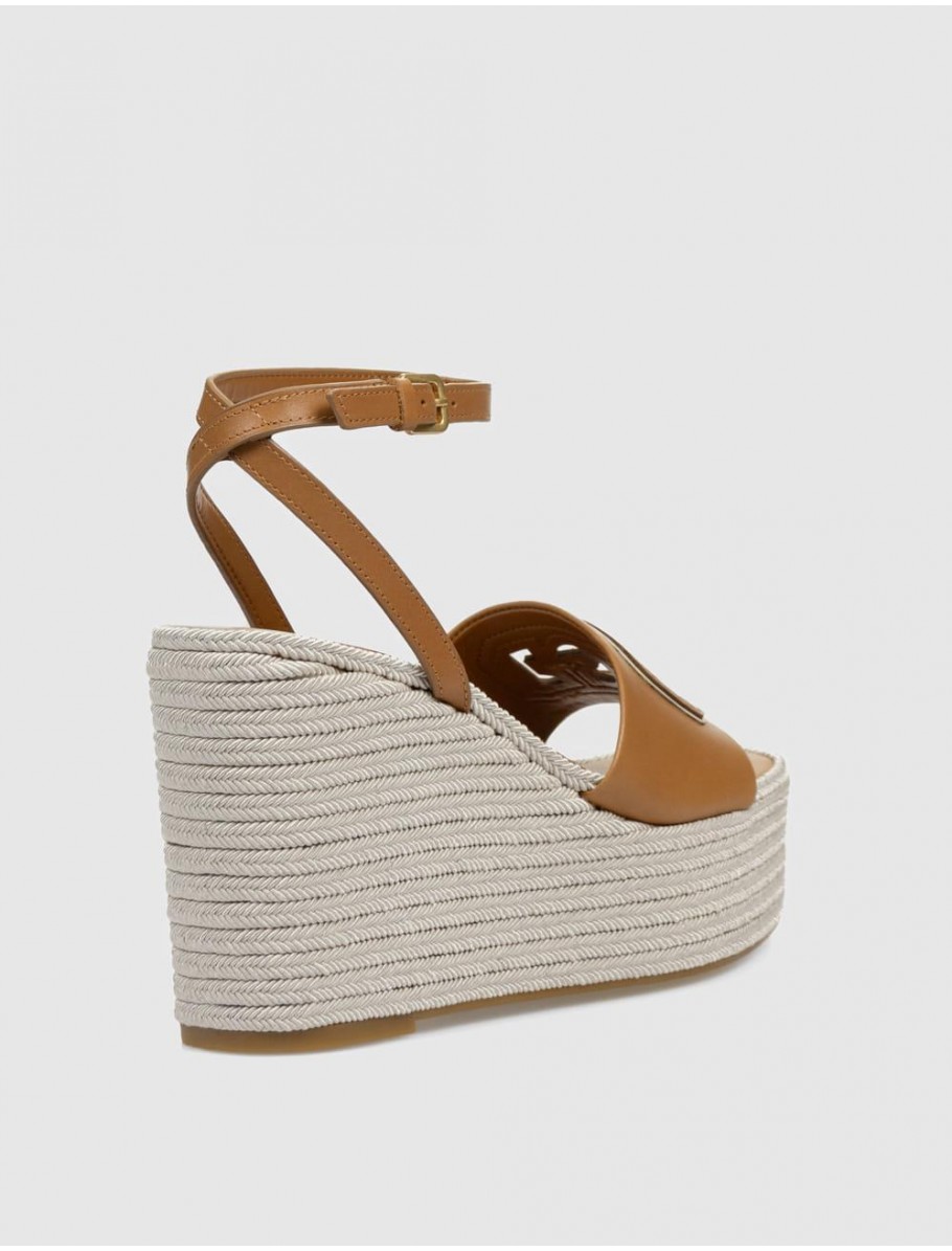 SANDALIA GUESS FLJTAN LEA04 MARRoN