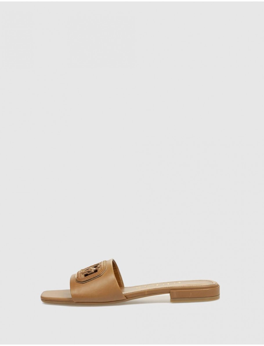 SANDALIA GUESS FLJTAR LEA19 CUERO