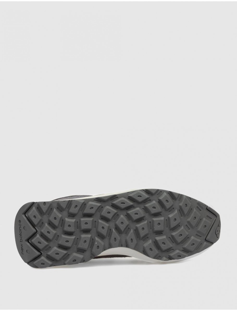 ZAPATILLA NEW BALANCE U370 NEGRO