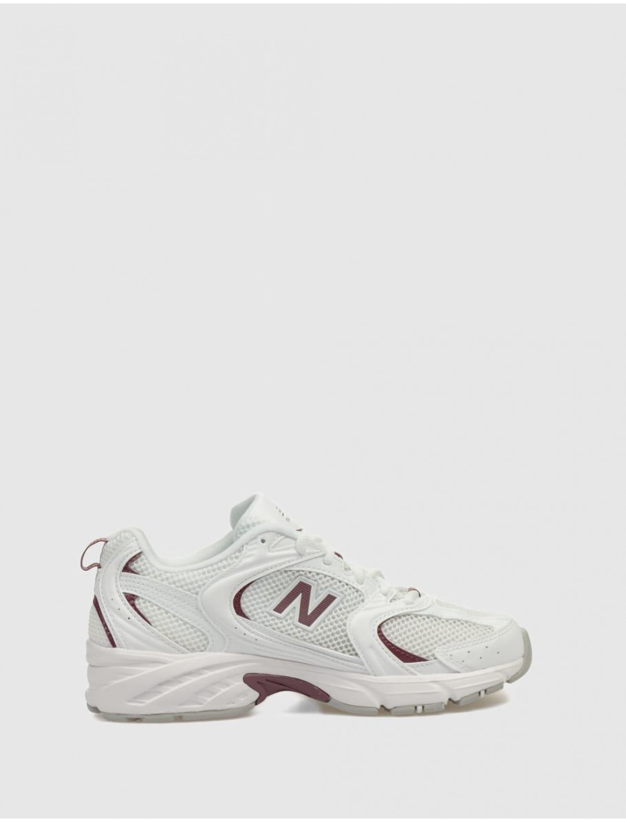 ZAPATILLA NEW BALANCE U530 BLANCO BURDEOS