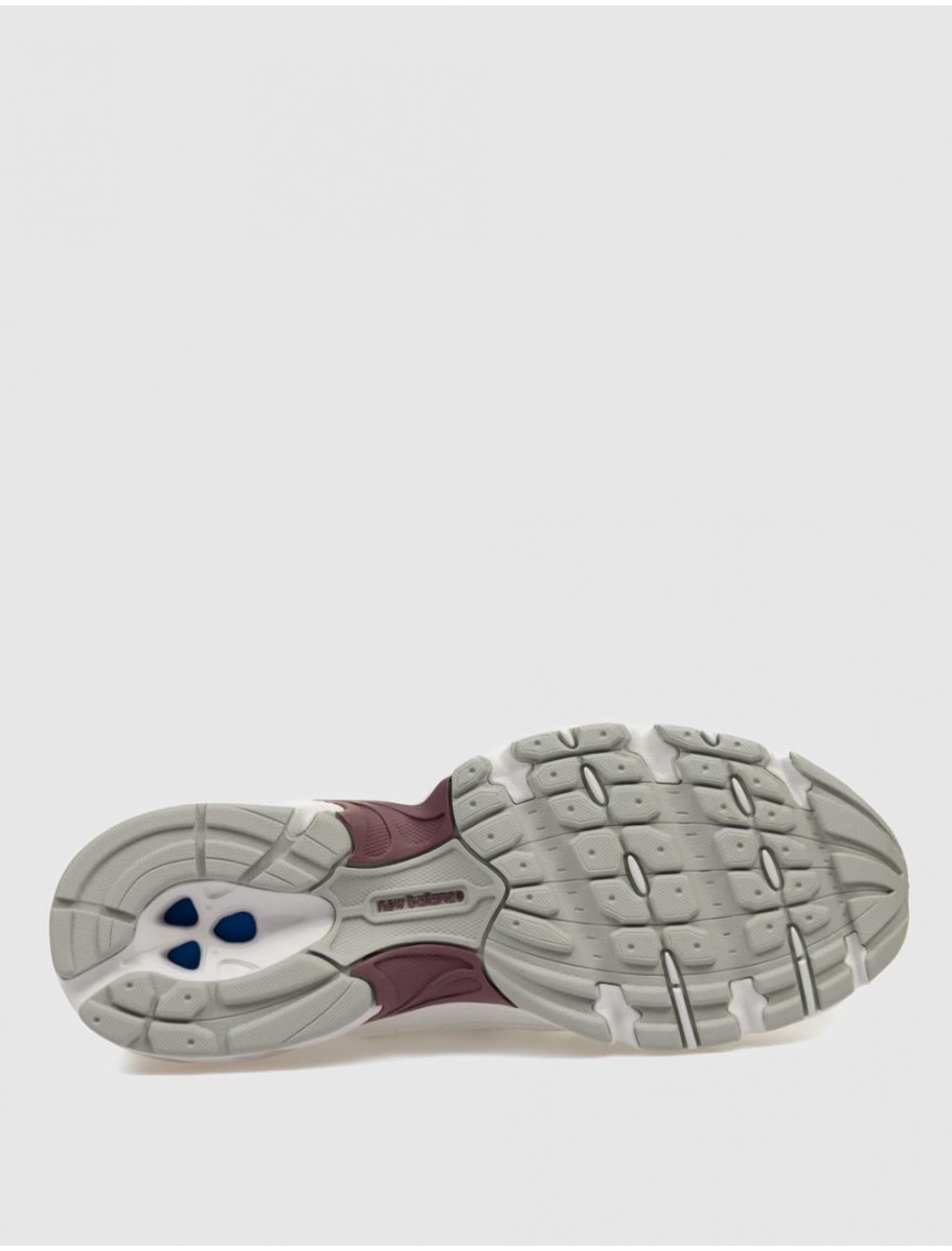 ZAPATILLA NEW BALANCE U530 BLANCO BURDEOS