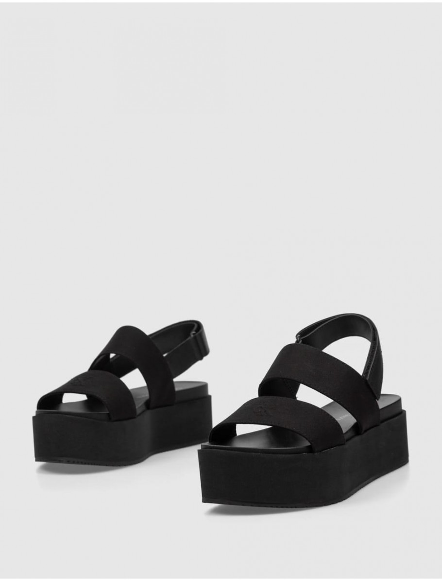 SANDALIA CALVIN KLEIN FLATFORM SANDAL SLING IN NEGRO