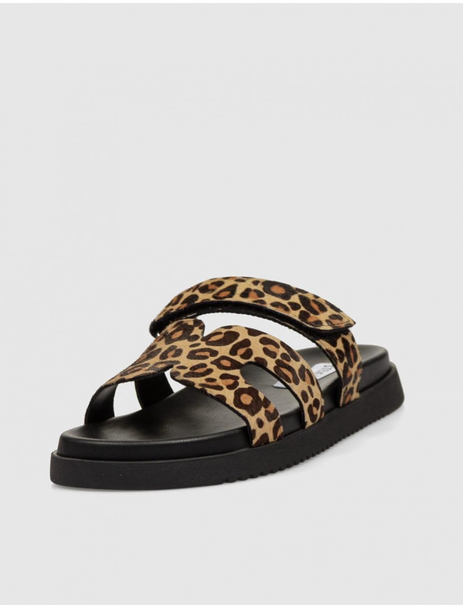 SANDALIA STEVE MADDEN MISSILE LC LEOPARDO