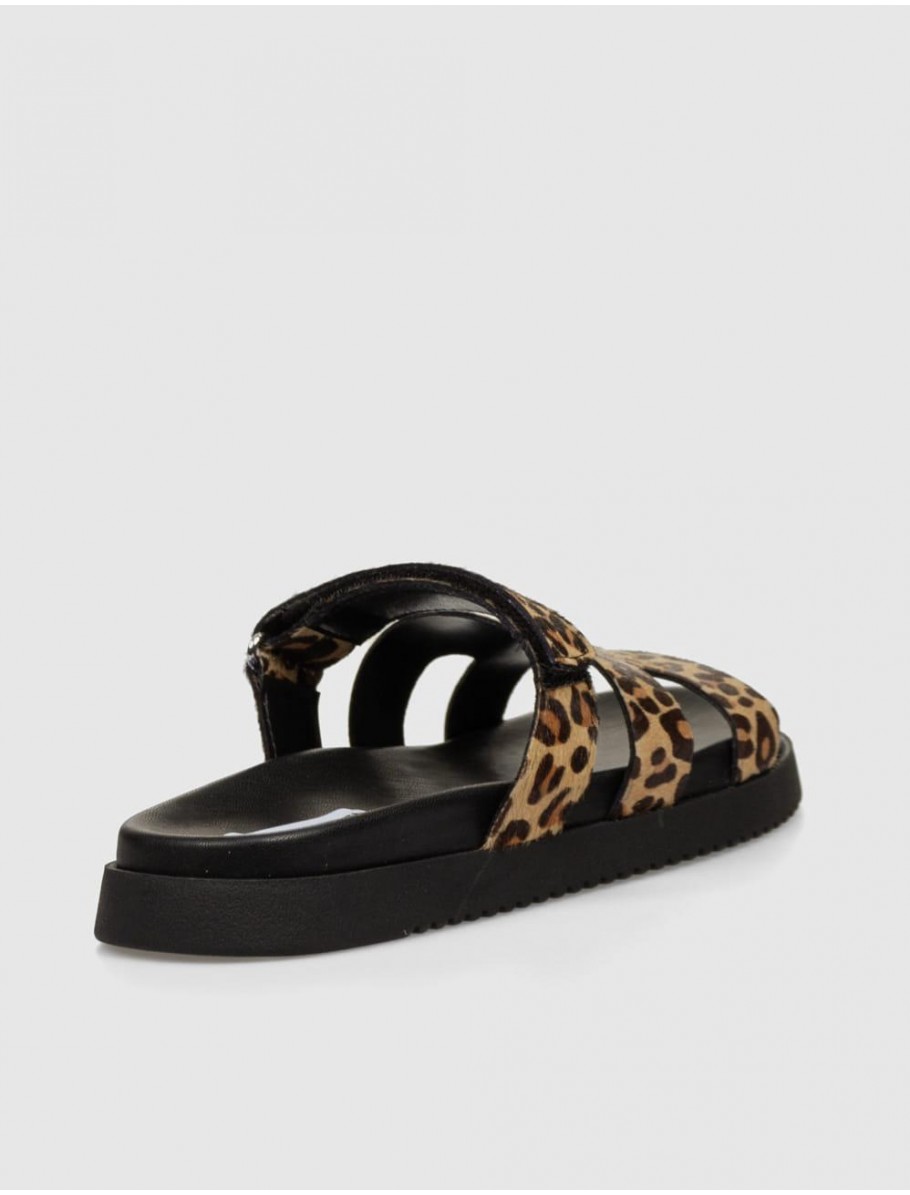 SANDALIA STEVE MADDEN MISSILE LC LEOPARDO