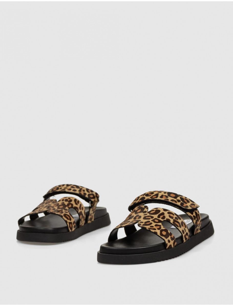 SANDALIA STEVE MADDEN MISSILE LC LEOPARDO
