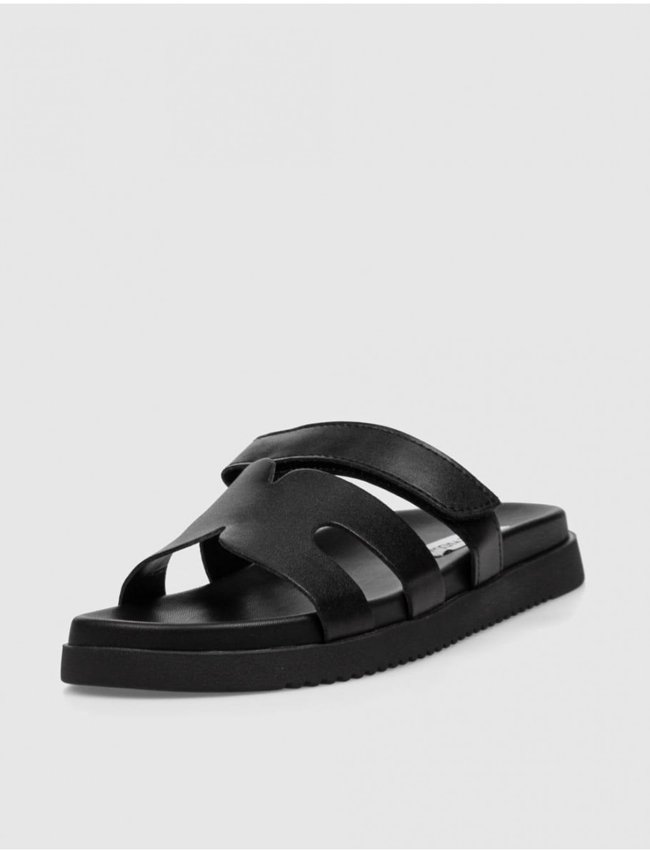 SANDALIA STEVE MADDEN MISSILE NEGRO