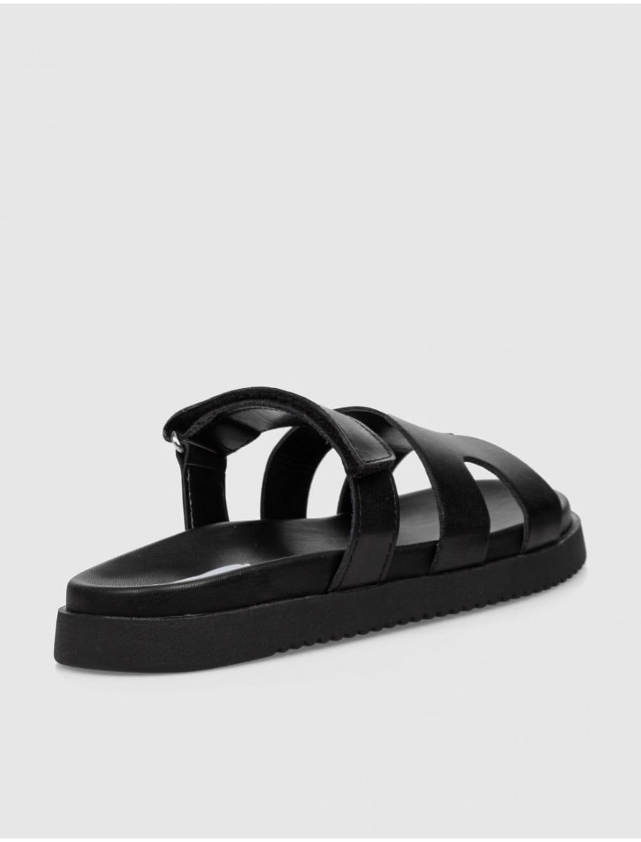 SANDALIA STEVE MADDEN MISSILE NEGRO