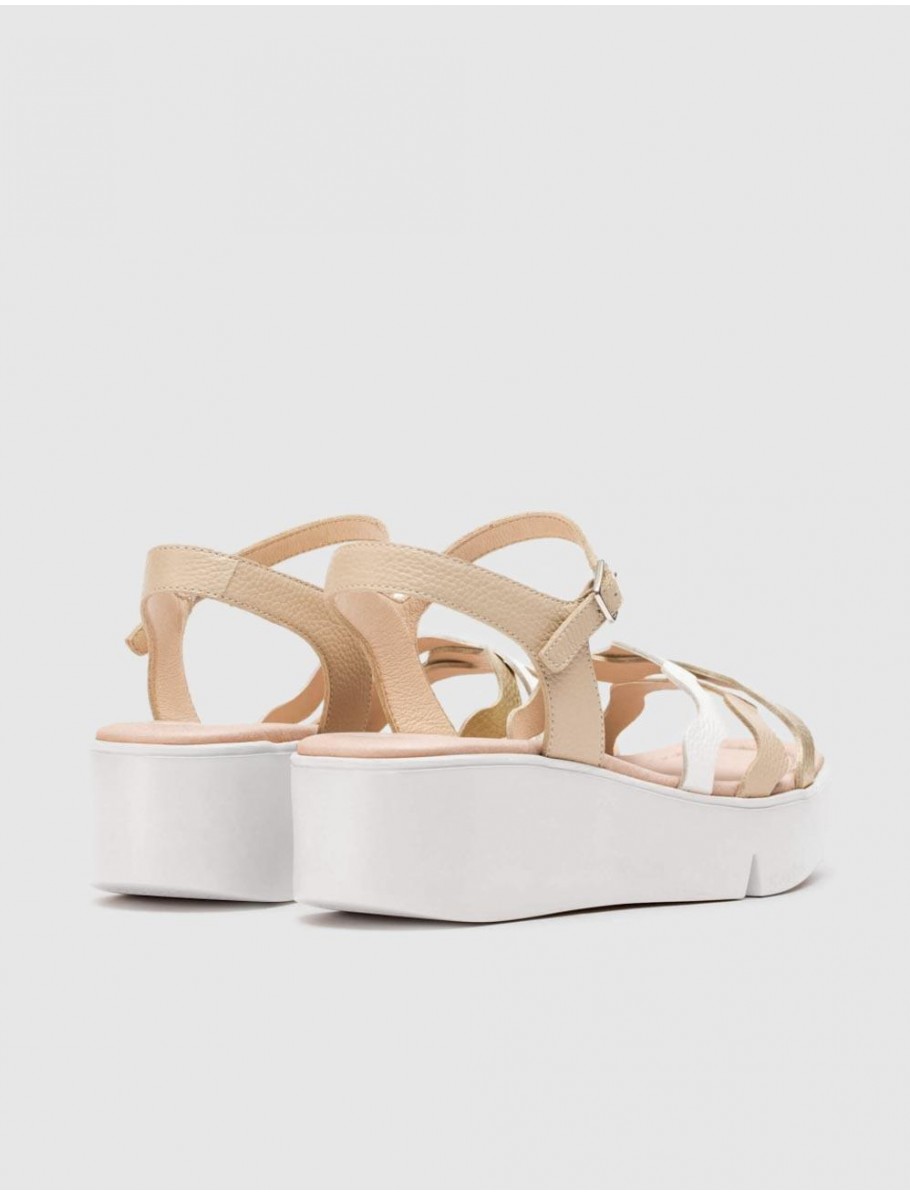 SANDALIA WONDERS B 7943 PLATINO