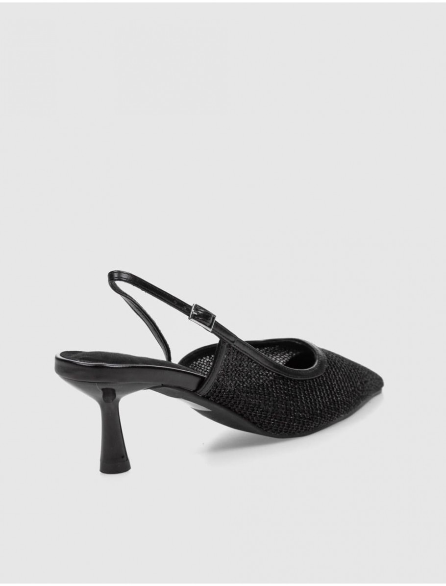 SALoN OBVIO GISELLE NEGRO