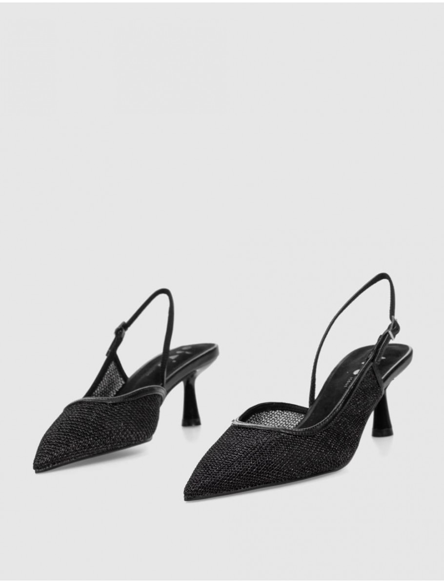 SALoN OBVIO GISELLE NEGRO