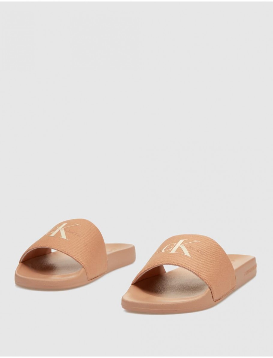 CHANCLA CALVIN KLEIN SLIDE MONOGRAM WN NARANJA