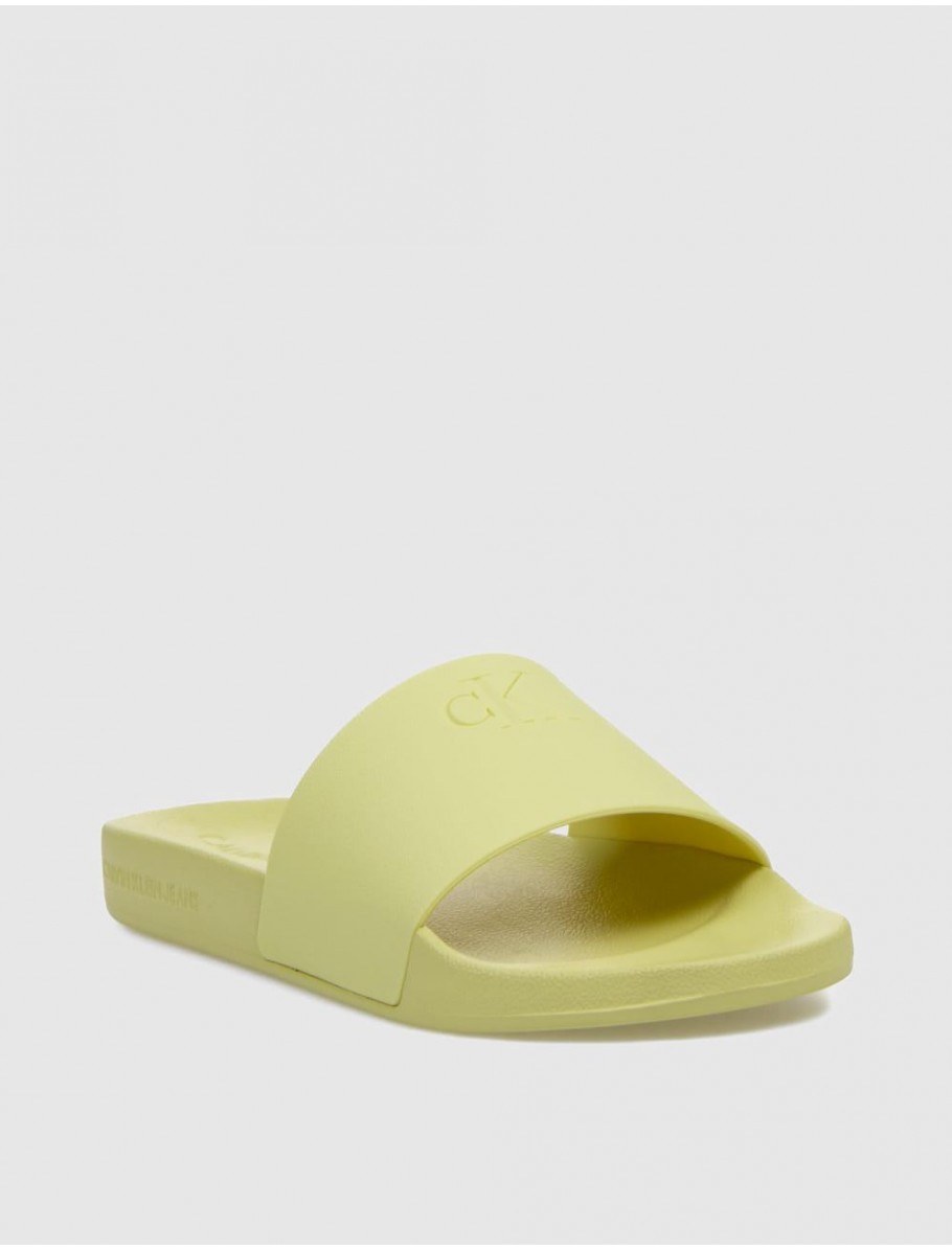 CHANCLA CALVIN KLEIN SLIDE MONOGRAM TPU AMARILLO