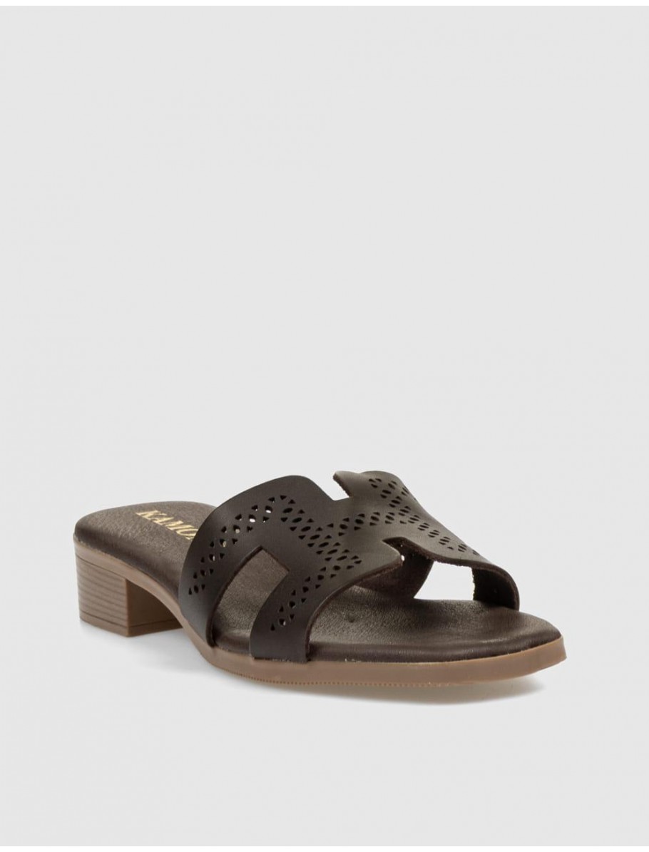 SANDALIA KAMOME SARABI MARRoN