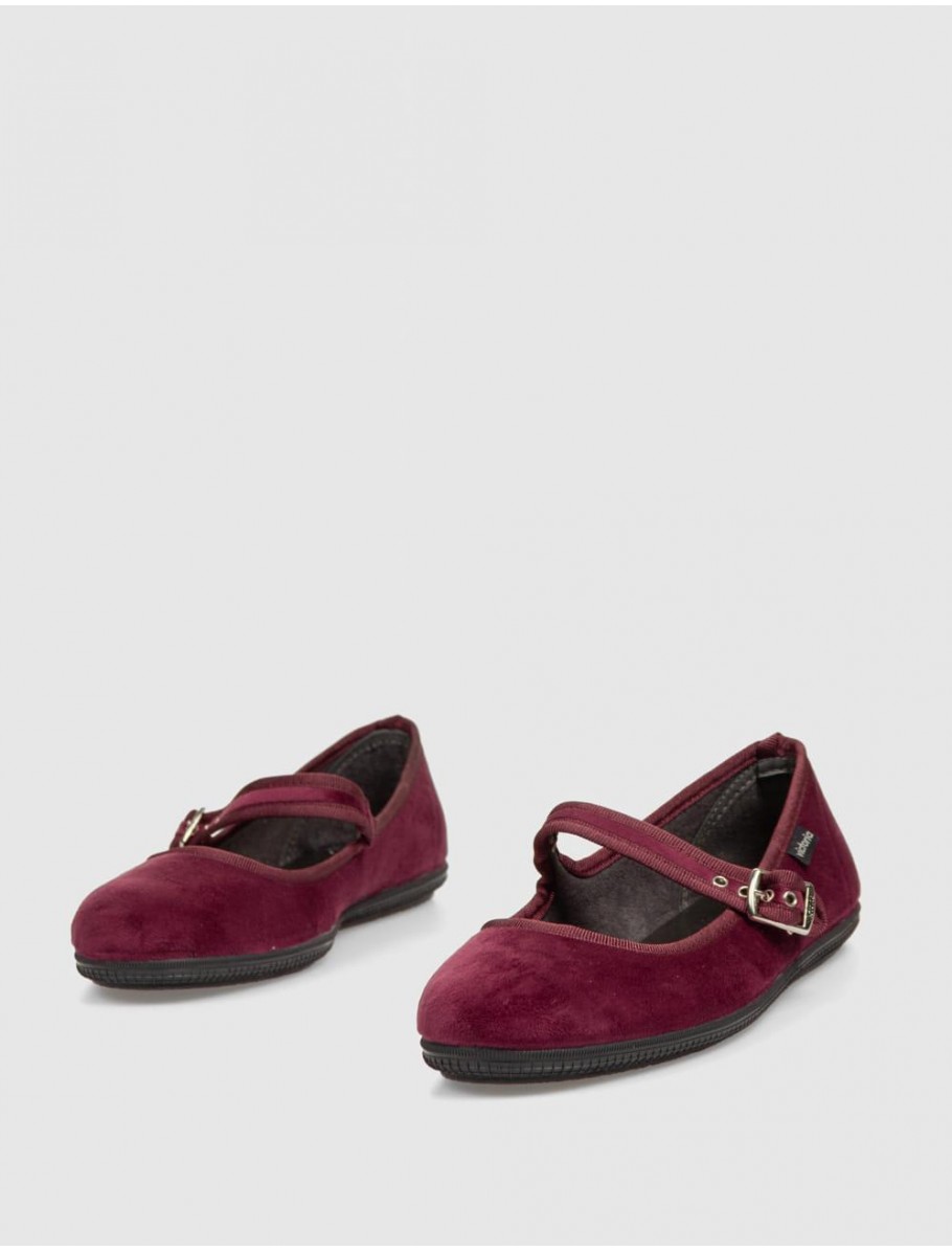 MERCEDITA VICTORIA ODA BURDEOS