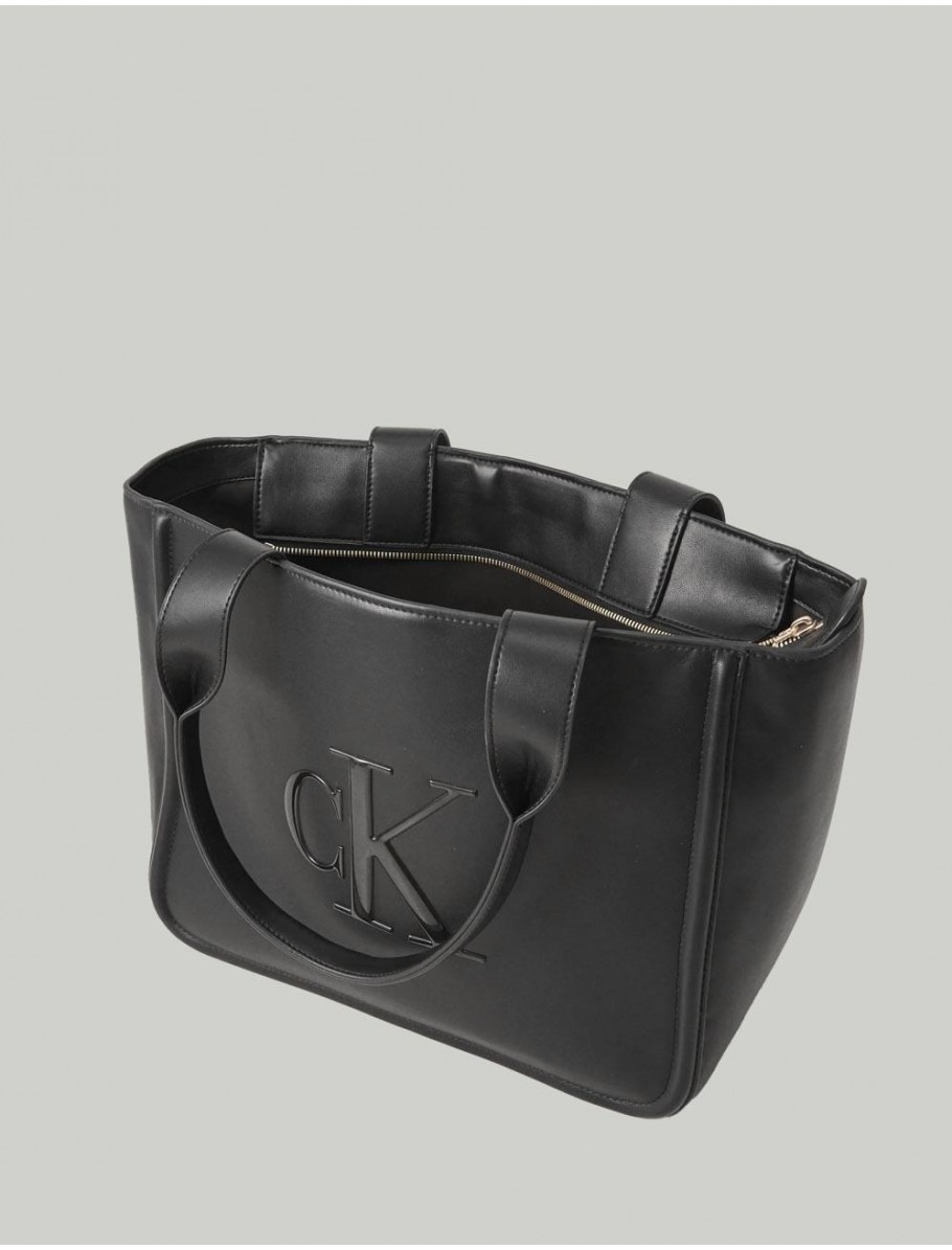 BOLSO CALVIN KLEIN RAISED CK MEDIUM TOTE NEGRO