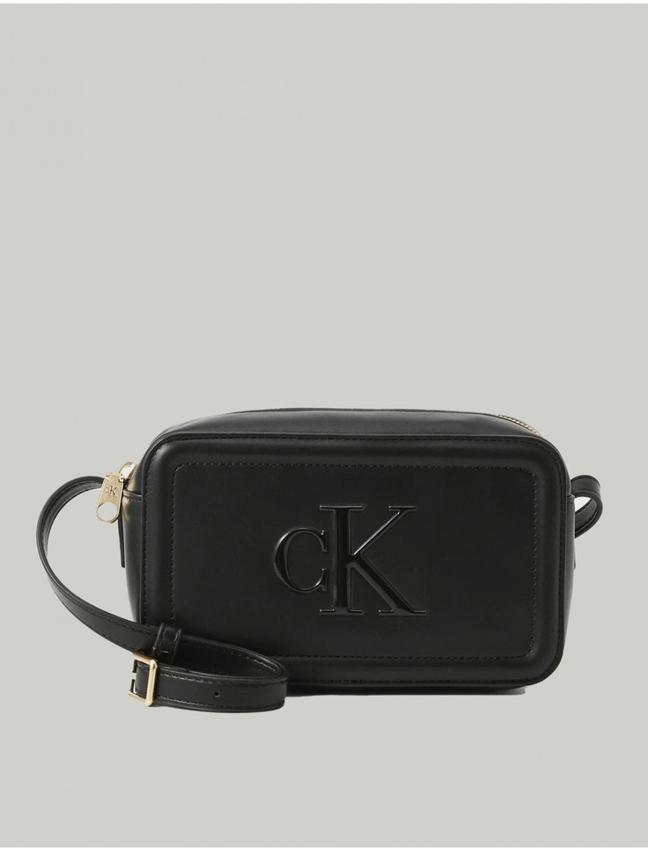 BOLSO CALVIN KLEIN RAISED CK CAMERA BAG NEGRO