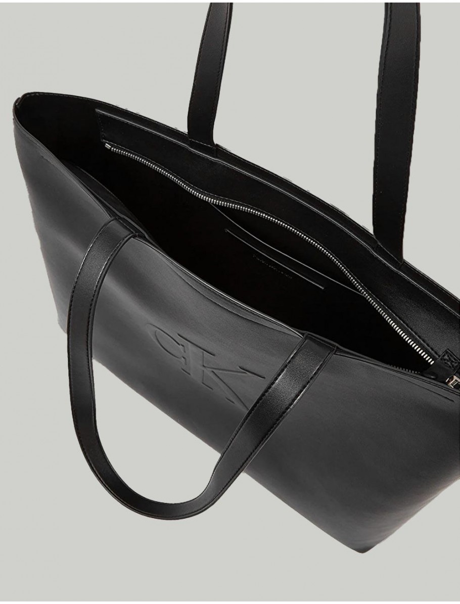 BOLSO CALVIN KLEIN SCULPTED SLIM TOTE NEGRO