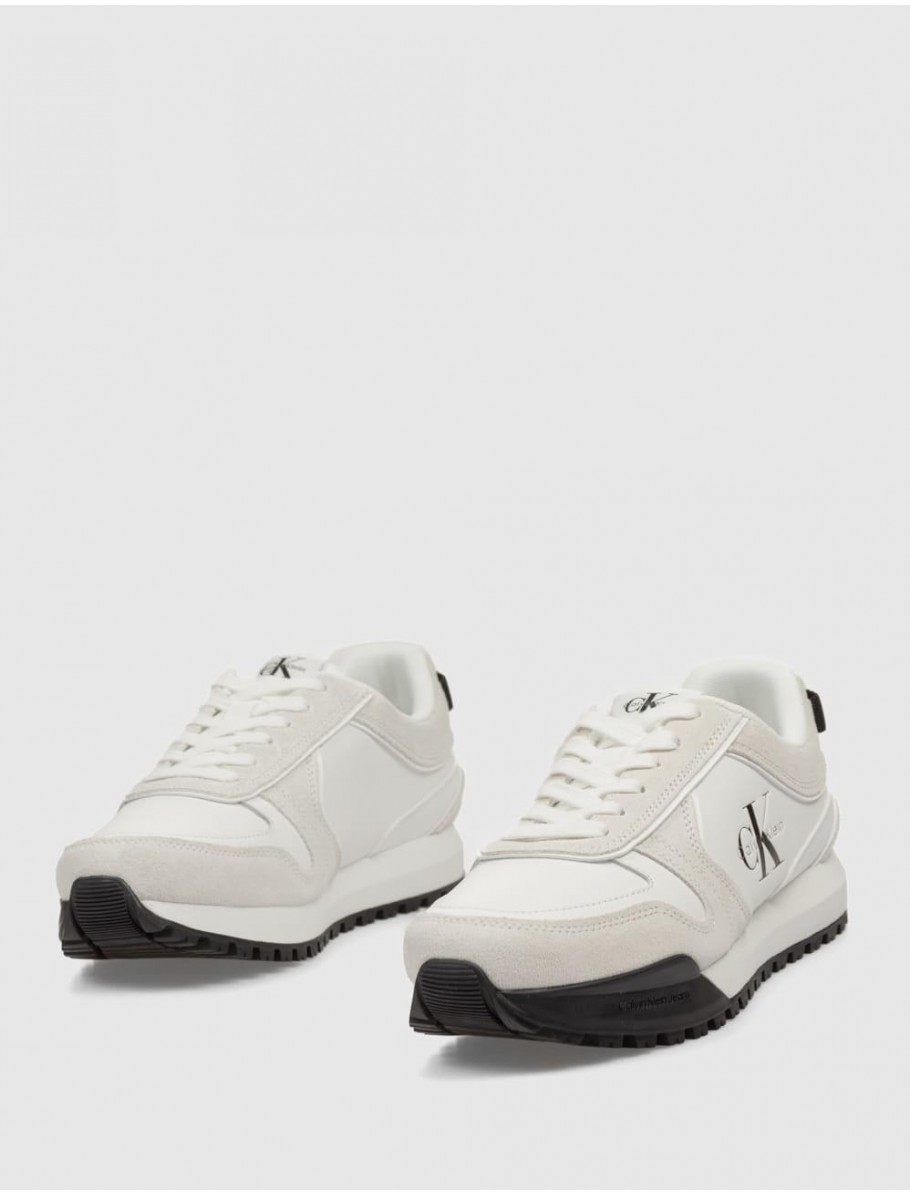 ZAPATILLA CALVIN KLEIN TOOTHY RUNNER IRREGULAR BLANCO