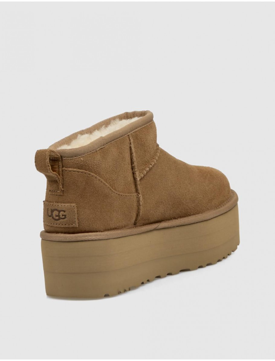BOTiN UGG CLASSIC ULTRA MINI PLATFORM CUERO