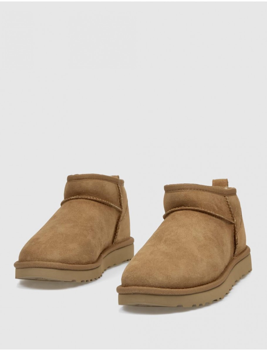 BOTiN UGG CLASSIC ULTRA MINI CUERO