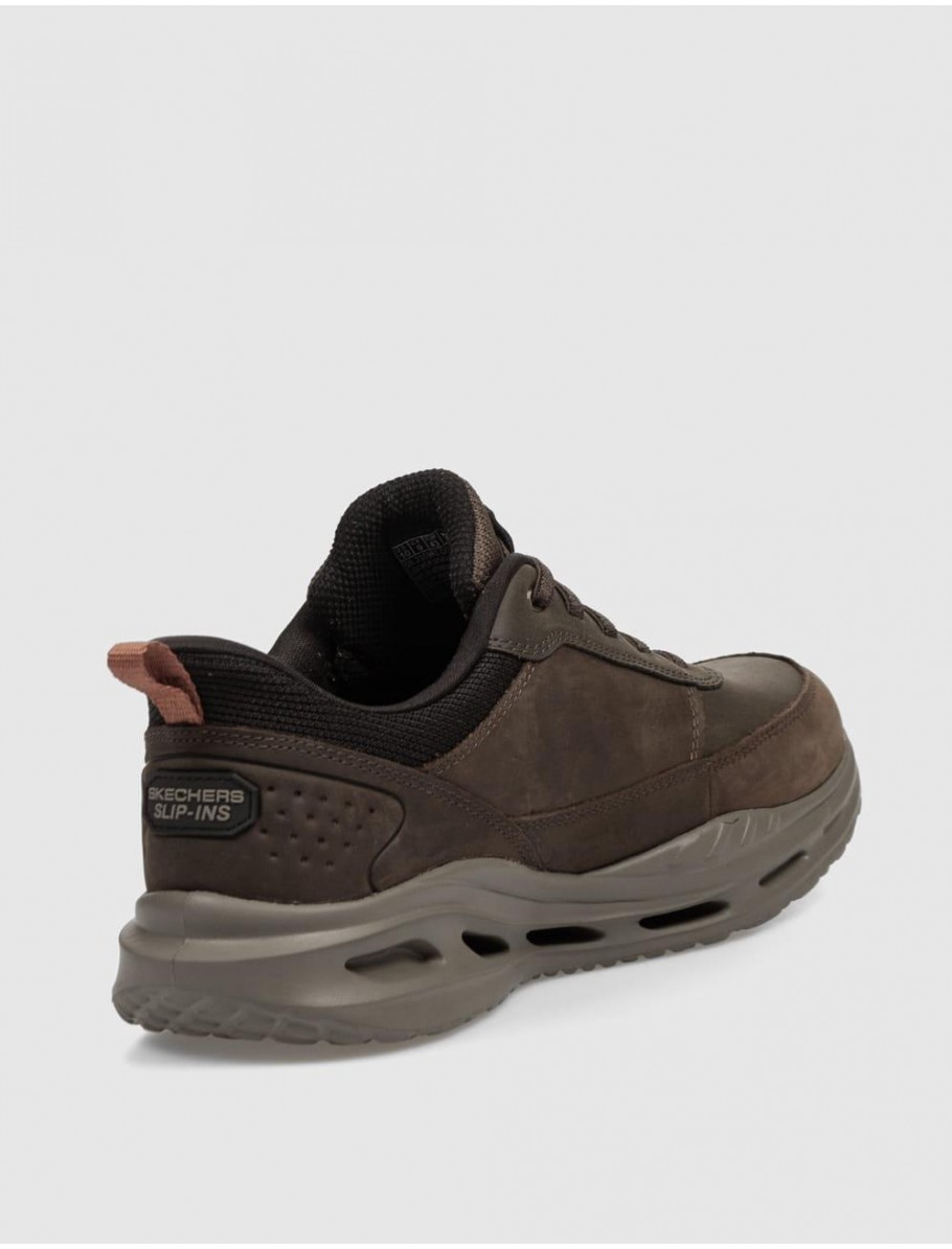 ZAPATILLA SKECHERS ARCH FIT ORVAN MOX MARRoN