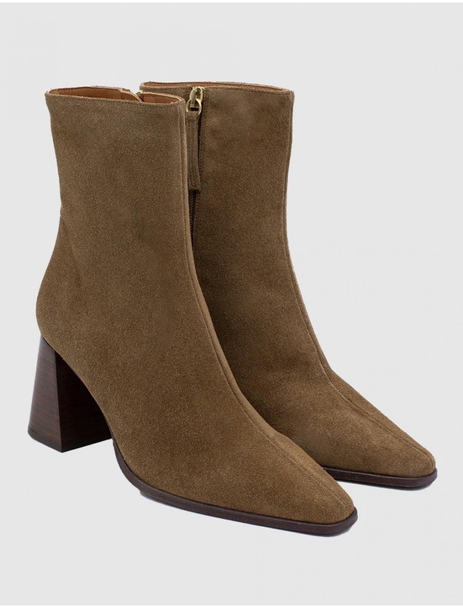 BOTiN ANGEL ALARCON 25572 CaMEL