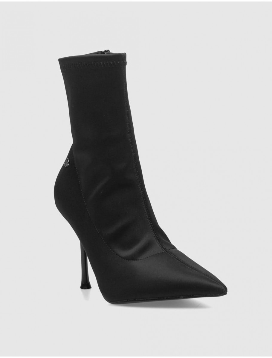 BOTiN KAMOME TRENDS LYLA NEGRO