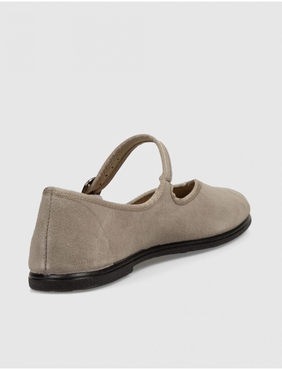 MERCEDITA MACARENA RANIA30 MARRoN