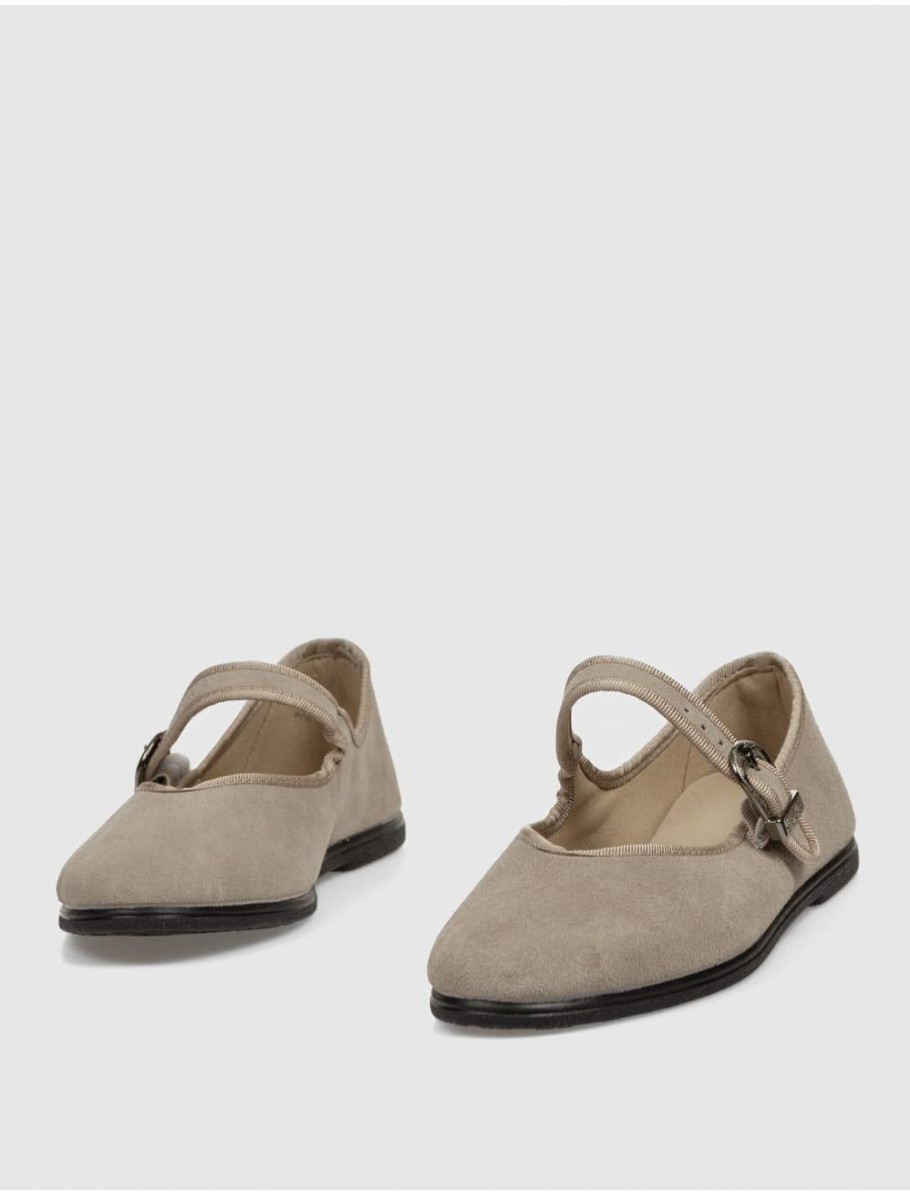 MERCEDITA MACARENA RANIA30 MARRoN