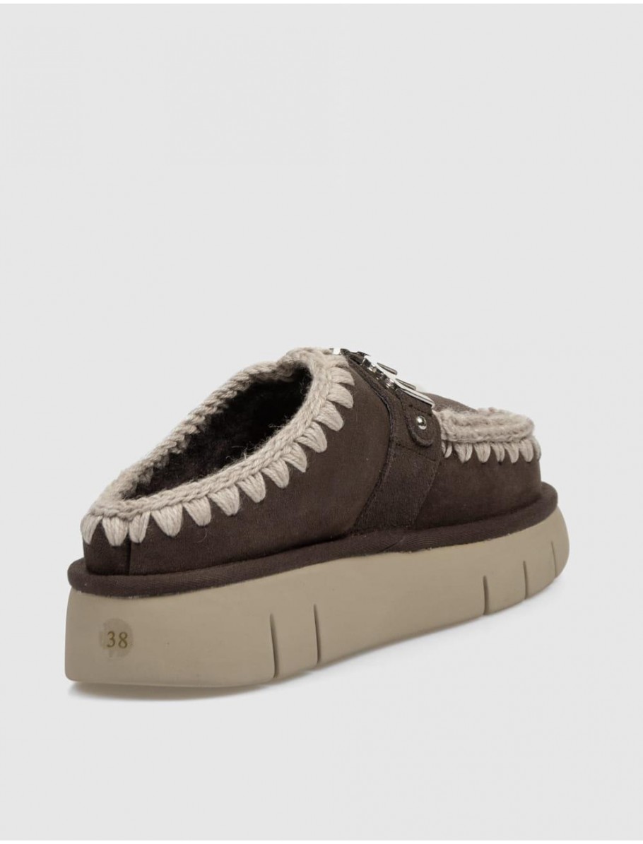 ZUECO MOU BOUNCE CLOG METAL LOGO MARRoN