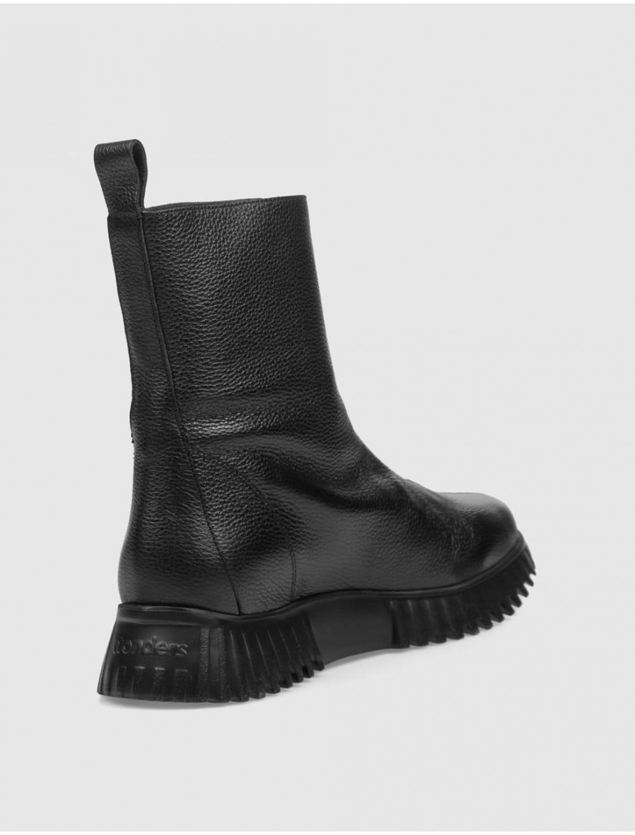 BOTiN WONDERS A 4403 NEGRO
