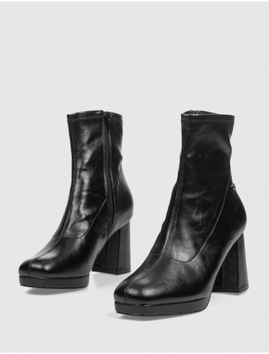 BOTiN KAMOME TRENDS AITANA NEGRO