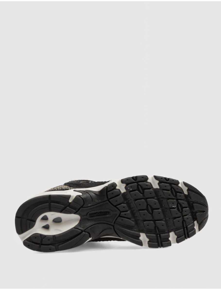 ZAPATILLA NEW BALANCE U530 NEGRO