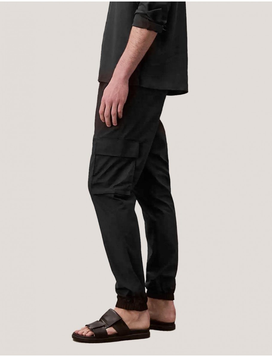 PANTALoN CALVIN KLEIN SKNNY ELSTC RPSTP NEGRO