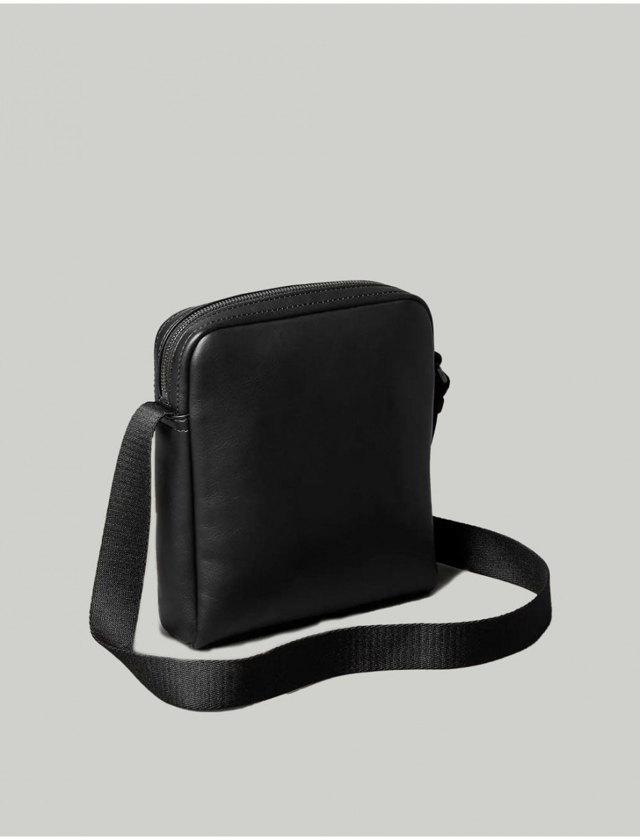 BANDOLERA CALVIN KLEIN CK REPORTER NEGRO