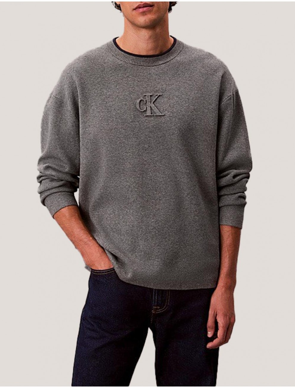 SUDADERA CALVIN KLEIN LS EMBOSSED LOGO CREWNK GRIS
