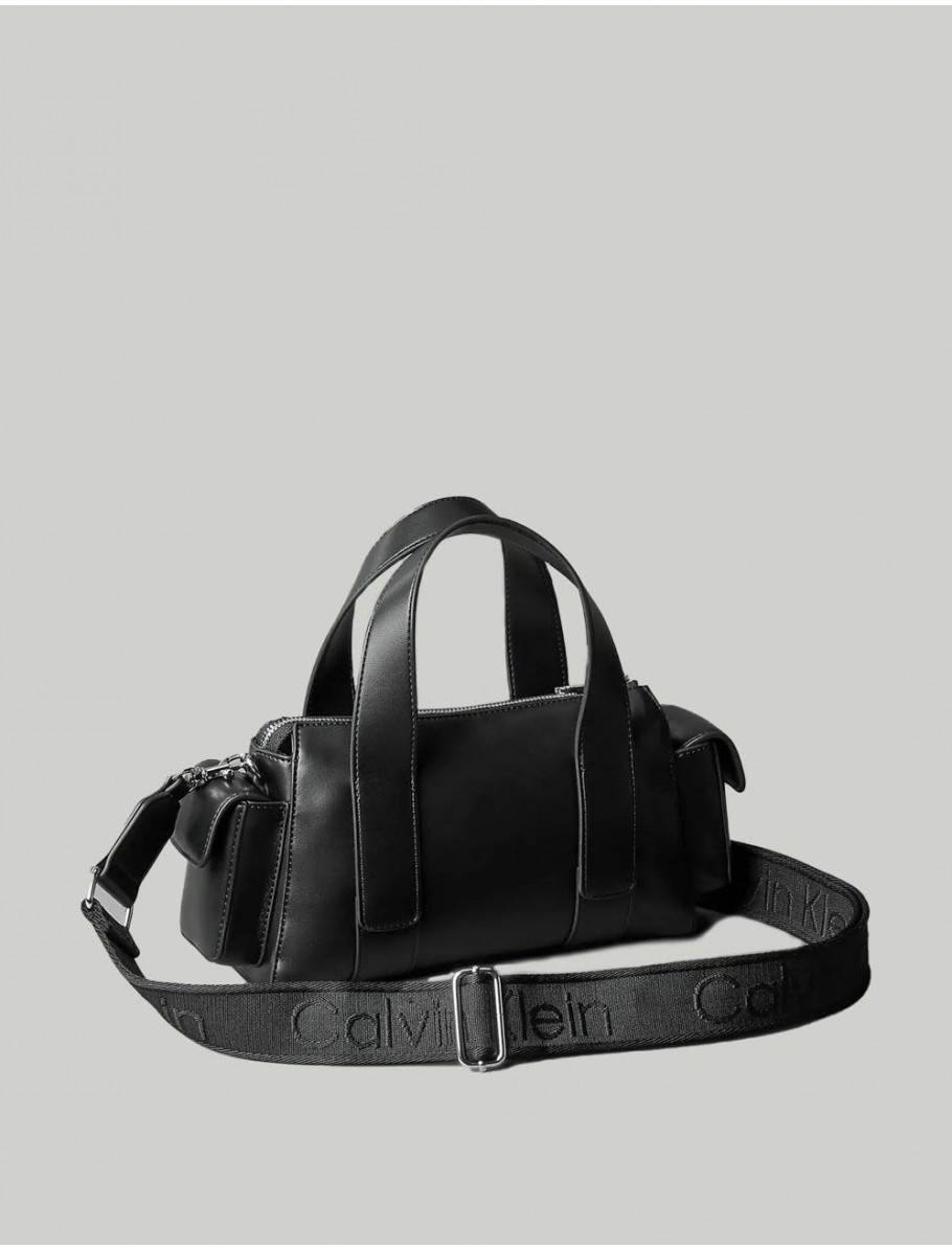 BOLSO CALVIN KLEIN WEBBING STRAP POCKET BAG NEGRO