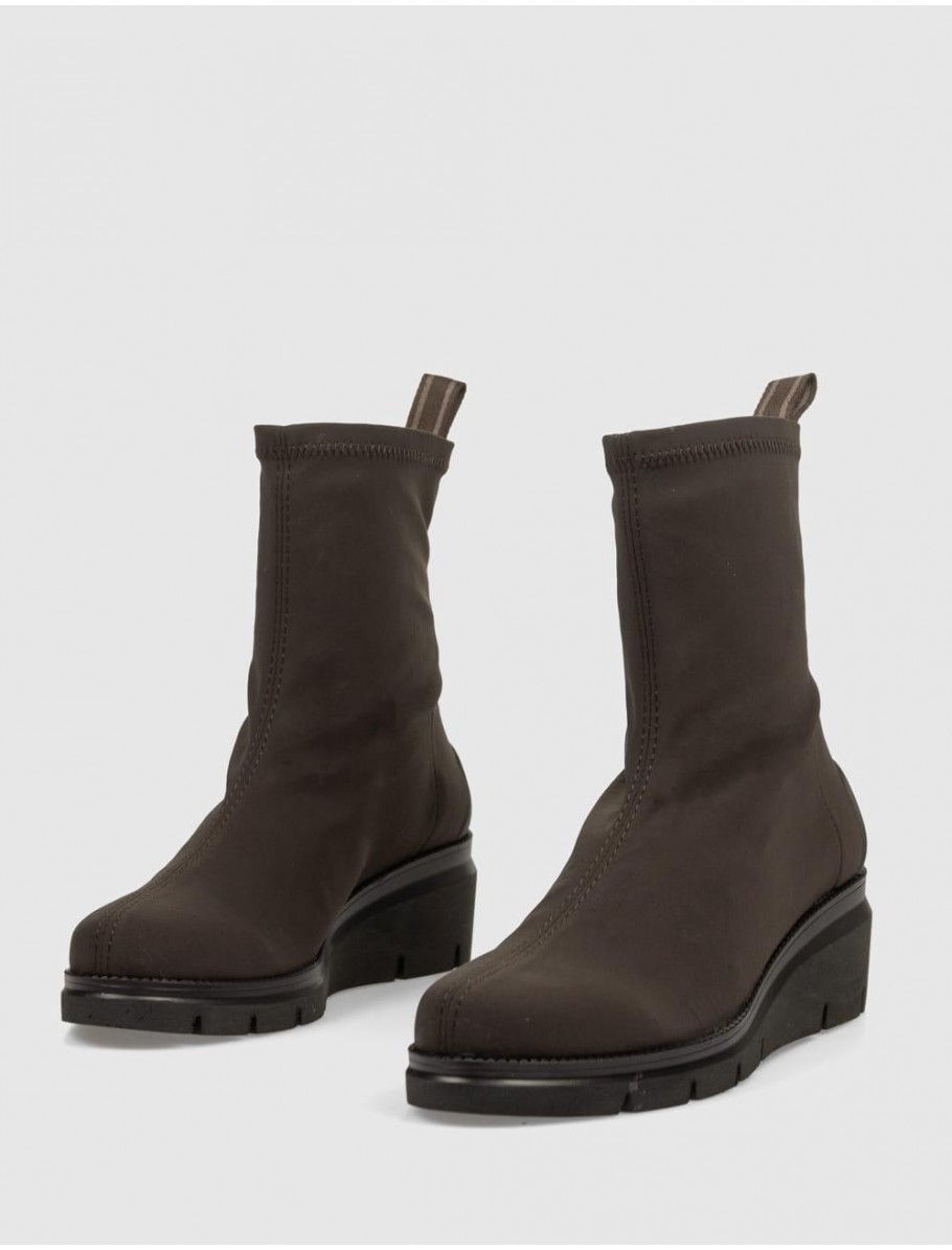 BOTiN WEEKEND 27325 MARRoN