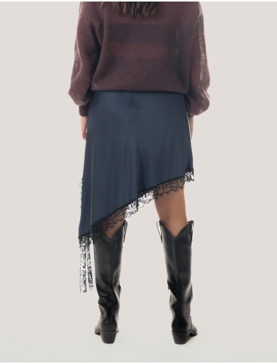 FALDA OBVIO JAMES MARINO