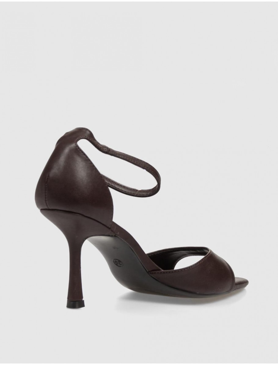 SALoN KAMOME TRENDS EUCA MARRoN