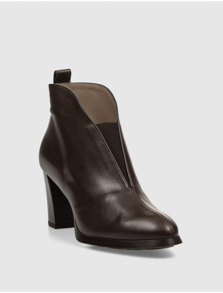 BOTiN WONDERS L 1112 MARRoN