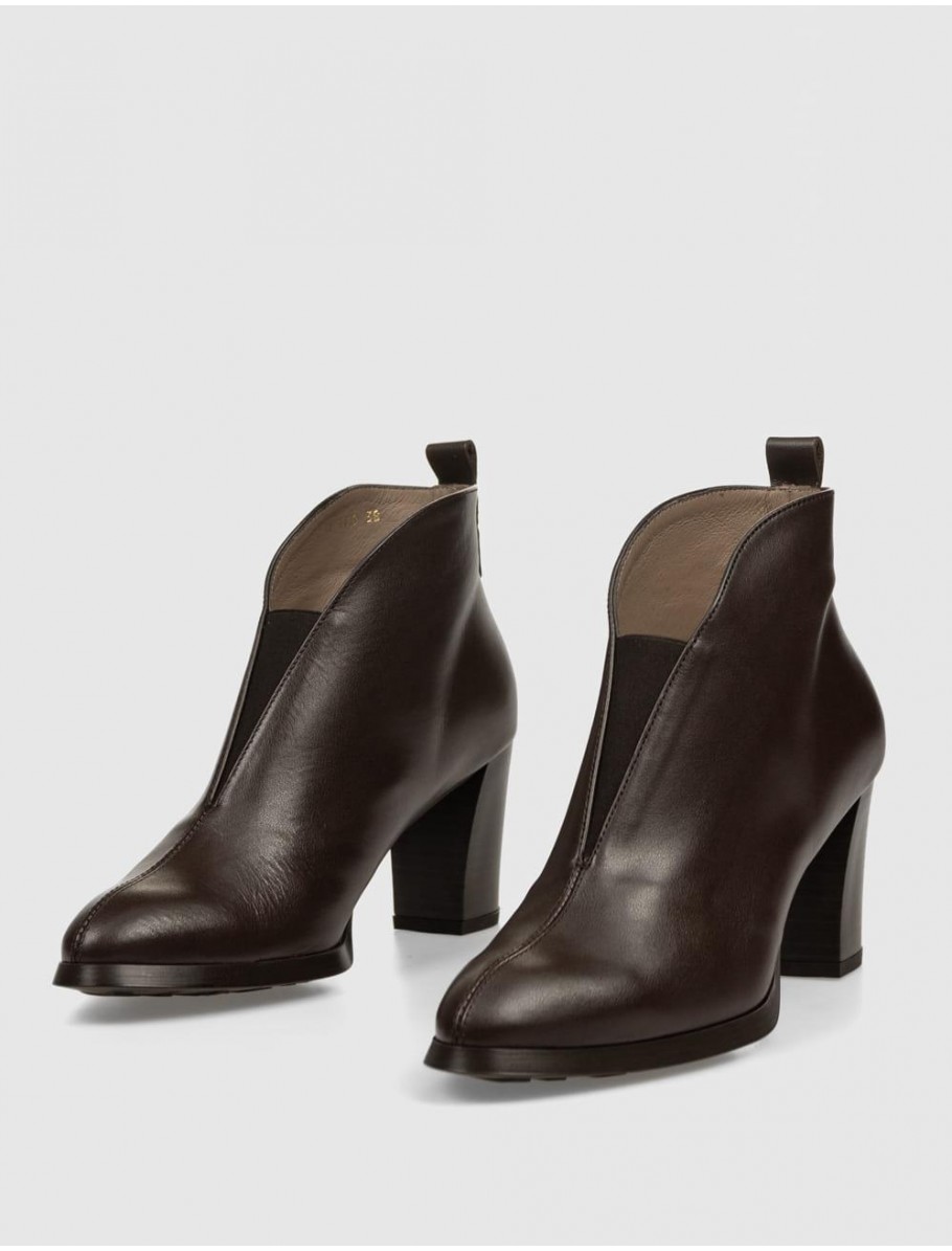 BOTiN WONDERS L 1112 MARRoN