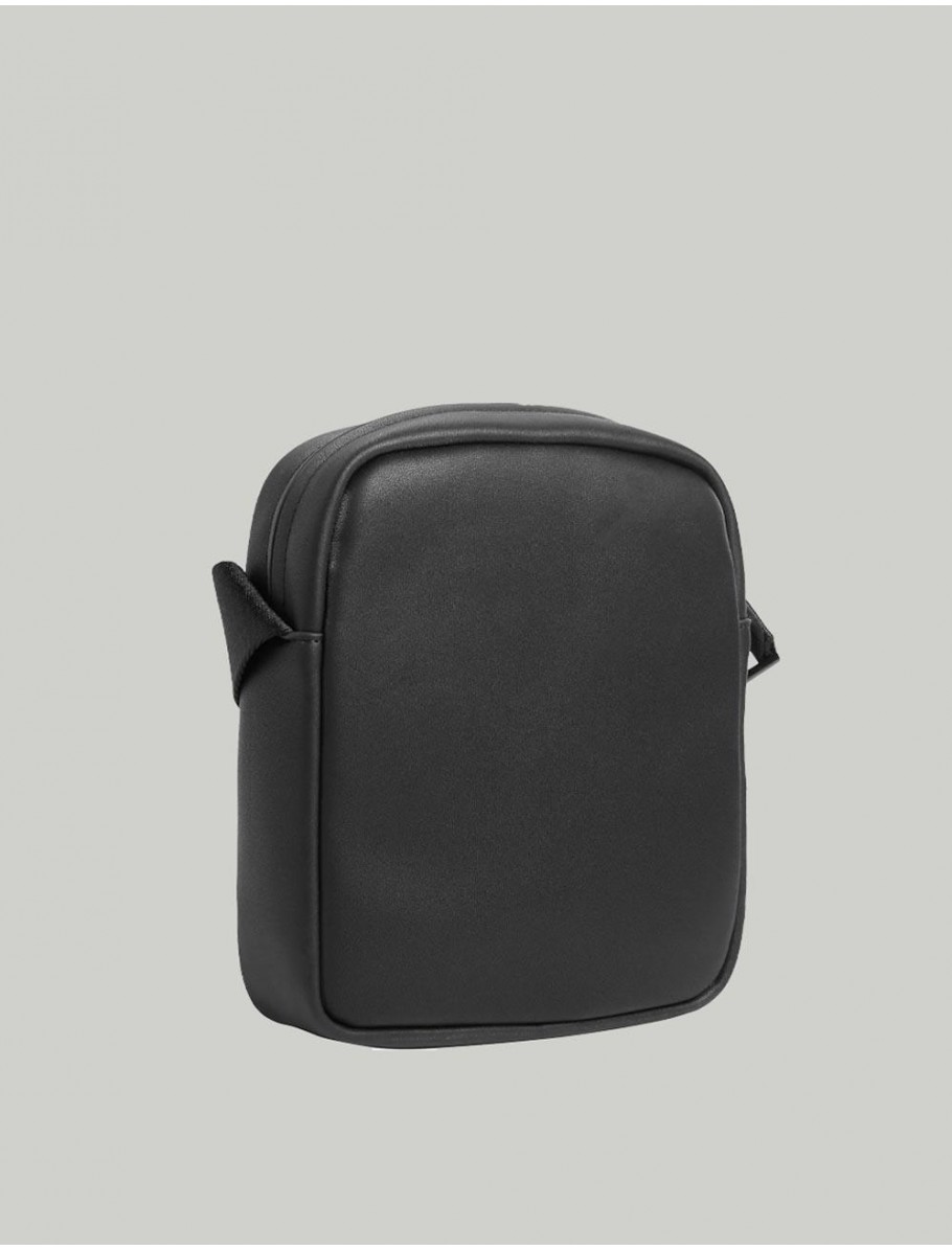 BOLSO CALVIN KLEIN CK MUST MONO REPORTER S NEGRO