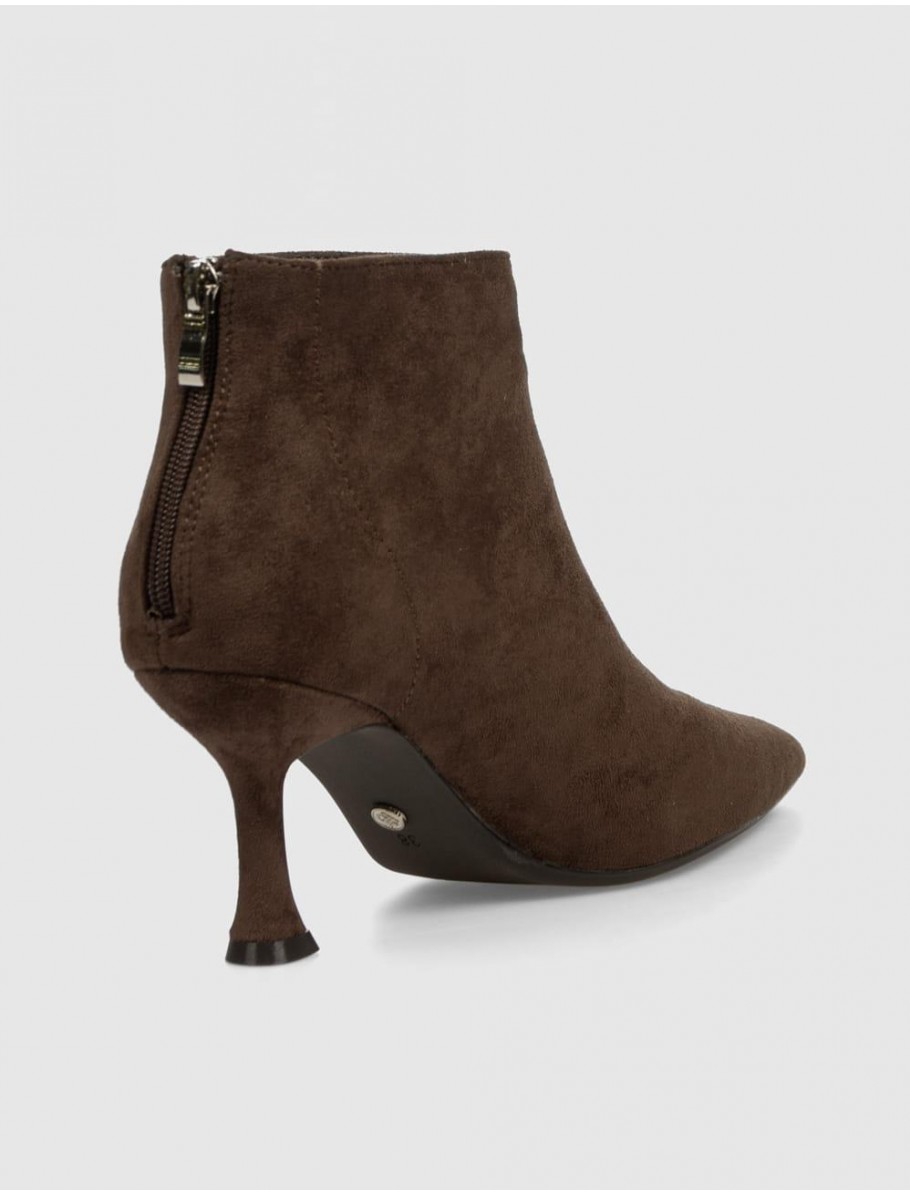BOTiN KAMOME TRENDS YULE MARRoN