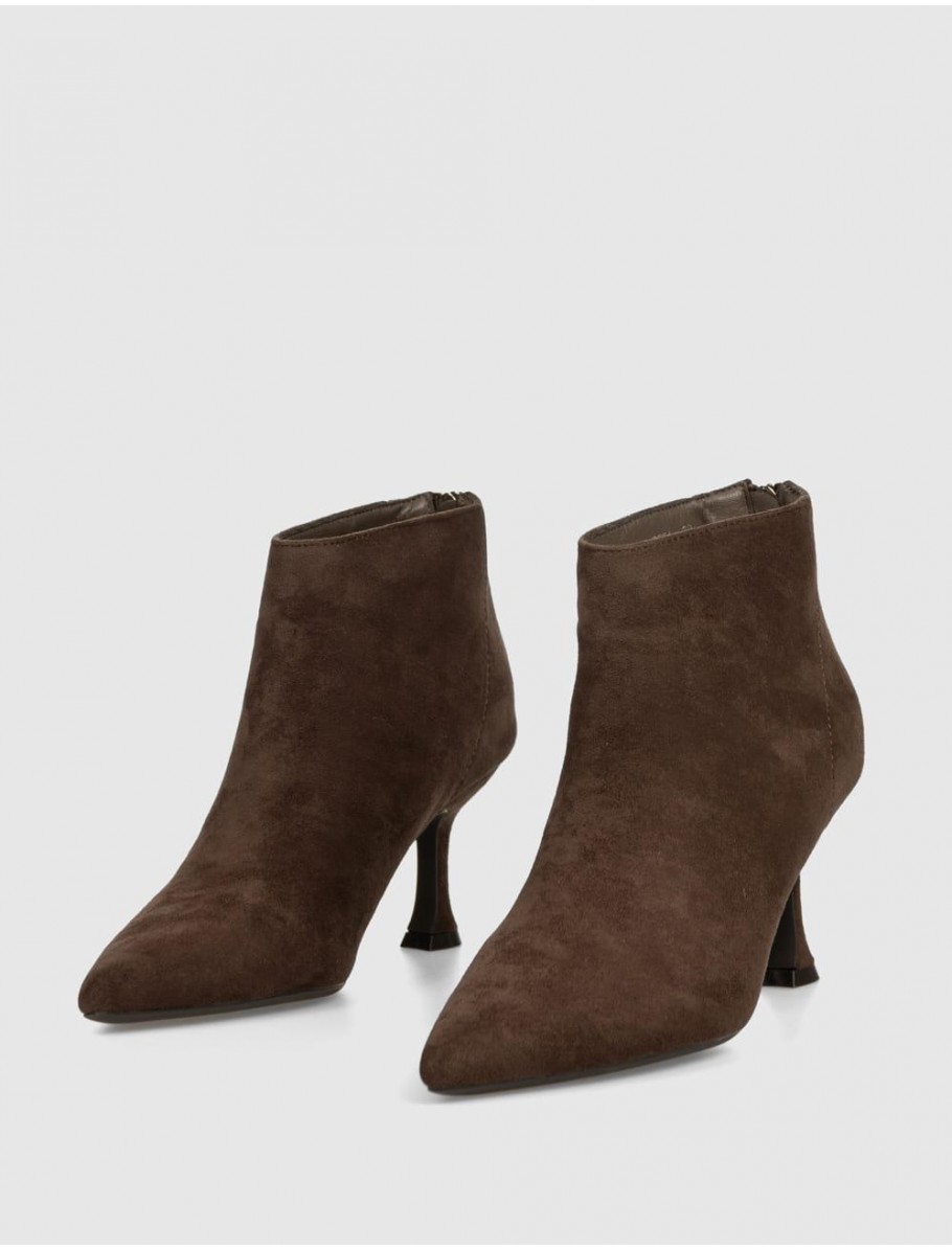 BOTiN KAMOME TRENDS YULE MARRoN